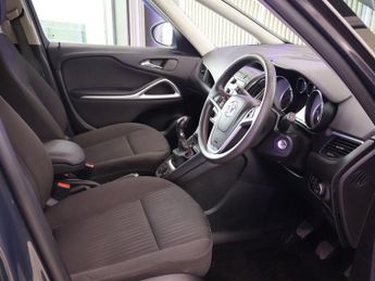 VAUXHALL ZAFIRA TOURER 2.0 CDTi Exclusiv MPV 5dr Diesel Manual Euro 5 (130 ps)