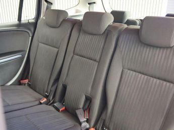 VAUXHALL ZAFIRA TOURER 2.0 CDTi Exclusiv MPV 5dr Diesel Manual Euro 5 (130 ps)