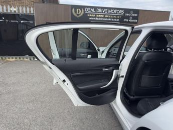 BMW 1 SERIES 1.5 118i SE Business Hatchback 5dr Petrol Auto Euro 6 (s/s) (136