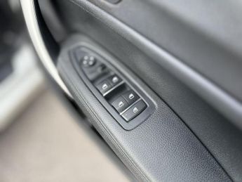 BMW 1 SERIES 1.5 118i SE Business Hatchback 5dr Petrol Auto Euro 6 (s/s) (136