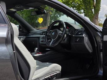 BMW M4 3.0 BiTurbo Coupe 2dr Petrol DCT Euro 6 (s/s) (431 ps)