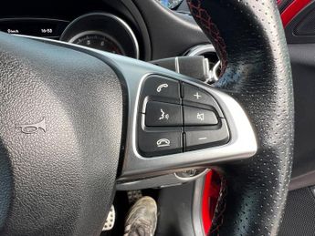 MERCEDES-BENZ GLA 1.6 GLA200 AMG Line (Premium) 7G-DCT Euro 6 (s/s) 5dr