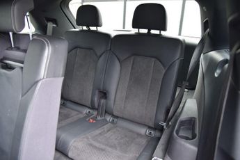 AUDI Q7 3.0 TDI V6 S line SUV 5dr Diesel Tiptronic quattro Euro 6 (s/s) 