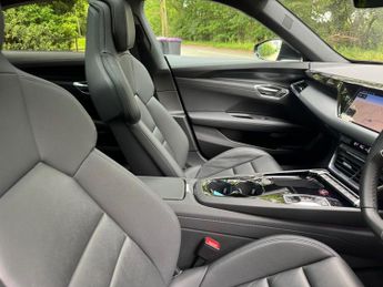 AUDI E-TRON GT 93.4kWh Saloon 4dr Electric Auto quattro (476 ps)