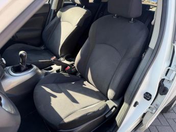 NISSAN JUKE 1.6 Acenta Premium SUV 5dr Petrol Manual Euro 5 (s/s) (117 ps)