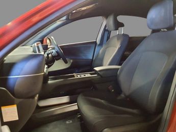 HYUNDAI IONIQ 6 77.4kWh Premium Saloon 4dr Electric Auto (228 ps) Rear View Moni