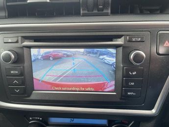 TOYOTA AURIS 1.6 V-Matic Icon Plus Hatchback 5dr Petrol Multidrive S Euro 5 (