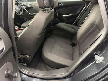 VAUXHALL ASTRA 1.6 16v SRi Hatchback 5dr Petrol Auto Euro 5 (115 ps)