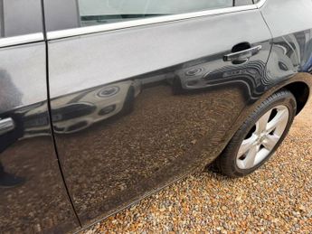 VAUXHALL ASTRA 1.6 16v SRi Hatchback 5dr Petrol Auto Euro 5 (115 ps)