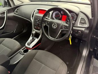 VAUXHALL ASTRA 1.6 16v SRi Hatchback 5dr Petrol Auto Euro 5 (115 ps)