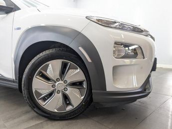HYUNDAI KONA 64kWh Premium SE SUV 5dr Electric Auto (7kW Charger) (204 ps)