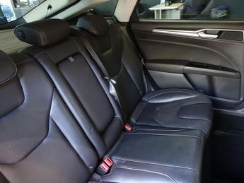 FORD MONDEO 2.0 TDCi Titanium Hatchback 5dr Diesel Powershift Euro 6 (s/s) (