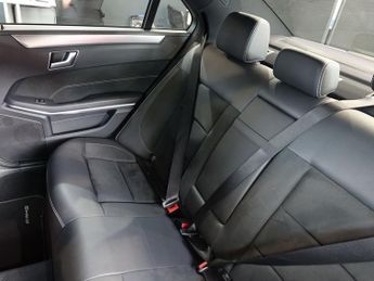 MERCEDES-BENZ E-CLASS 2.0 E250 AMG Line Saloon 4dr Petrol G-Tronic+ Euro 6 (s/s) (211 