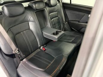 KIA SPORTAGE 2.0 CRDi KX-3 SUV 5dr Diesel Auto AWD Euro 5 (134 bhp)