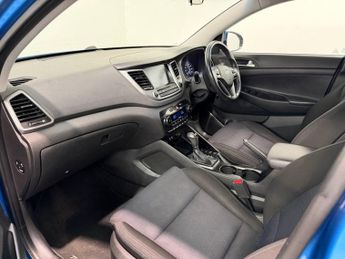 HYUNDAI TUCSON 2.0 CRDi SE Nav SUV 5dr Diesel Auto 4WD Euro 6 (136 ps)