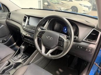HYUNDAI TUCSON 2.0 CRDi SE Nav SUV 5dr Diesel Auto 4WD Euro 6 (136 ps)