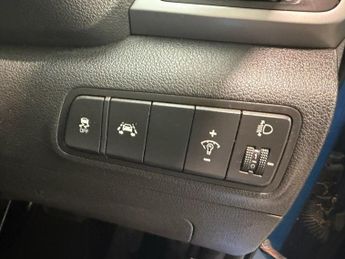 HYUNDAI TUCSON 2.0 CRDi SE Nav SUV 5dr Diesel Auto 4WD Euro 6 (136 ps)