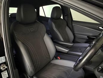 VOLKSWAGEN ID.5 Pro 77kWh Match SUV 5dr Electric Auto (286 ps)