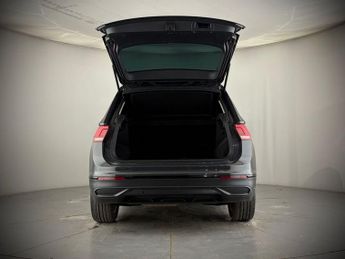 VOLKSWAGEN TIGUAN 2.0 TDI Life SUV 5dr Diesel DSG Euro 6 (s/s) (150 ps)