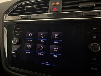 VOLKSWAGEN TIGUAN 2.0 TDI Life SUV 5dr Diesel DSG Euro 6 (s/s) (150 ps)