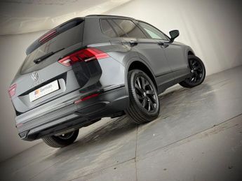 VOLKSWAGEN TIGUAN 2.0 TDI Life SUV 5dr Diesel DSG Euro 6 (s/s) (150 ps)