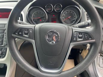 VAUXHALL ASTRA 1.4 16v Excite Hatchback 5dr Petrol Manual Euro 5 (100 ps)