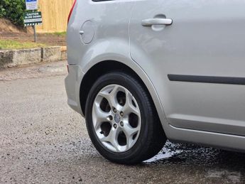 FORD C-MAX 1.6 16v Zetec MPV 5dr Petrol Manual (164 g/km, 99 bhp)