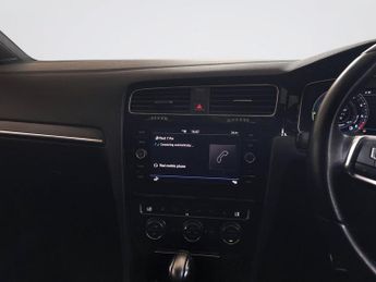 VOLKSWAGEN GOLF 1.4 TSI 8.7kWh GTE Advance Hatchback 5dr Petrol Plug-in Hybrid D
