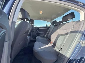 VOLKSWAGEN PASSAT 2.0 TDI BlueMotion Tech SE Euro 5 (s/s) 4dr