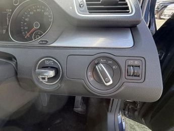 VOLKSWAGEN PASSAT 2.0 TDI BlueMotion Tech SE Euro 5 (s/s) 4dr