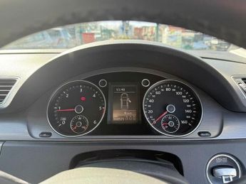 VOLKSWAGEN PASSAT 2.0 TDI BlueMotion Tech SE Euro 5 (s/s) 4dr