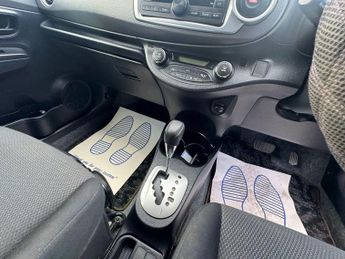 TOYOTA VITZ 5dr Auto
