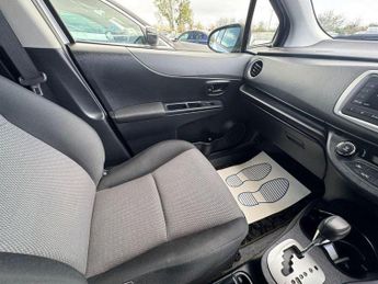 TOYOTA VITZ 5dr Auto