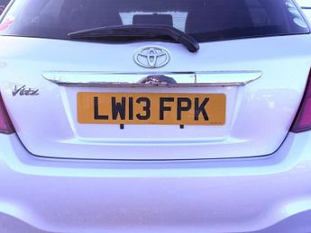 TOYOTA VITZ 5dr Auto