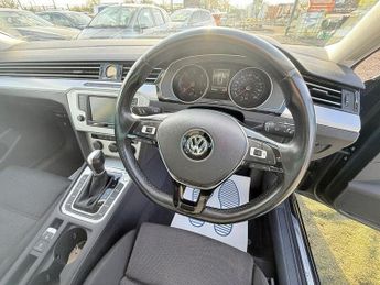 VOLKSWAGEN PASSAT 2.0 TDI BlueMotion Tech SE Business DSG Euro 6 (s/s) 4dr