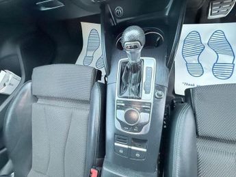 AUDI A3 1.5 TFSI CoD 35 Black Edition Sportback S Tronic Euro 6 (s/s) 5d