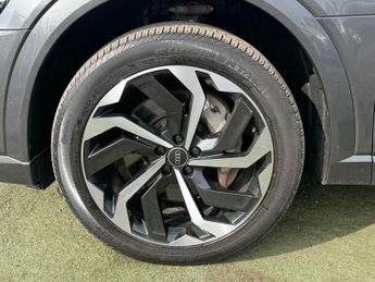 AUDI E-TRON 50 Black Edition Auto quattro 5dr 71.2kWh (11kW Charger)