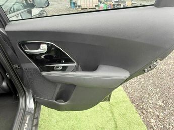 KIA NIRO 1.6 GDi 8.9kWh 3 DCT Euro 6 (s/s) 5dr