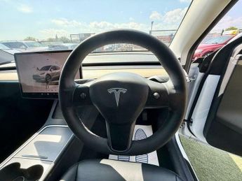 TESLA MODEL Y Auto RWD 5dr