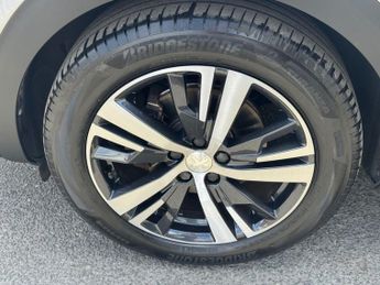 PEUGEOT 3008 1.6 THP Allure SUV 5dr Petrol EAT Euro 6 (s/s) (165 ps)