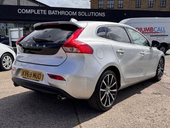 VOLVO V40 2.0 D3 Inscription Edition Hatchback 5dr Diesel Auto Euro 6 (s/s