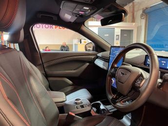 FORD MUSTANG MACH-E Extended Range 91kWh SUV 5dr Electric Automatic (294 ps)