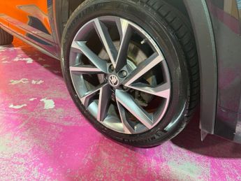 SKODA KODIAQ 2.0 TDI SportLine SUV 5dr Diesel DSG 4WD Euro 6 (s/s) (7 Seat) (