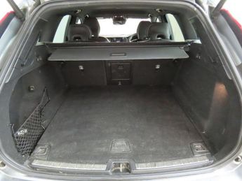 VOLVO XC60 2.0 T5 R-Design SUV 5dr Petrol Auto AWD Euro 6 (s/s) (250 ps)