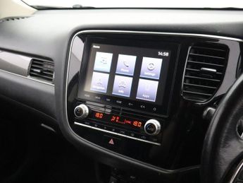 MITSUBISHI OUTLANDER 2.0 MIVEC Exceed SUV 5dr Petrol CVT 4WD Euro 6 (s/s) (150 ps)