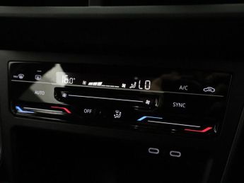 VOLKSWAGEN POLO 1.0 TSI R-Line Hatchback 5dr Petrol DSG Euro 6 (s/s) (95 ps)