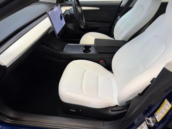 TESLA Model 3 (Dual Motor) Long Range Saloon 4dr Electric Auto 4WDE (346 ps)
