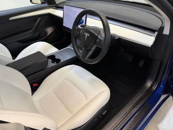 TESLA Model 3 (Dual Motor) Long Range Saloon 4dr Electric Auto 4WDE (346 ps)