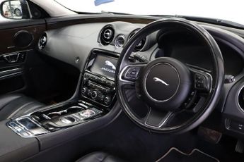 JAGUAR XJ 3.0d V6 Luxury Saloon 4dr Diesel Auto Euro 6 (s/s) (300 ps)