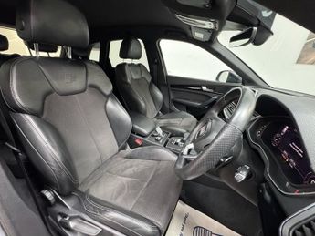 AUDI Q5 2.0 TDI 40 Black Edition SUV 5dr Diesel S Tronic quattro Euro 6 